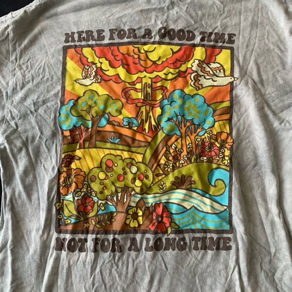 T-Shirt - Picture 3 of 5